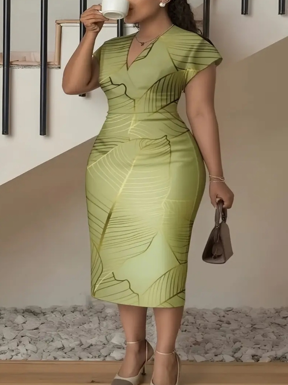 Elegant Green Leaf-Print Sheath Dress - Picture 2 of 10